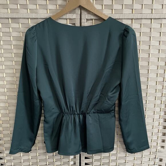 J Crew Satin Crepe Button Front Blouse Size 2 Green Peplum Long Sleeve Lined NEW - Picture 2 of 11